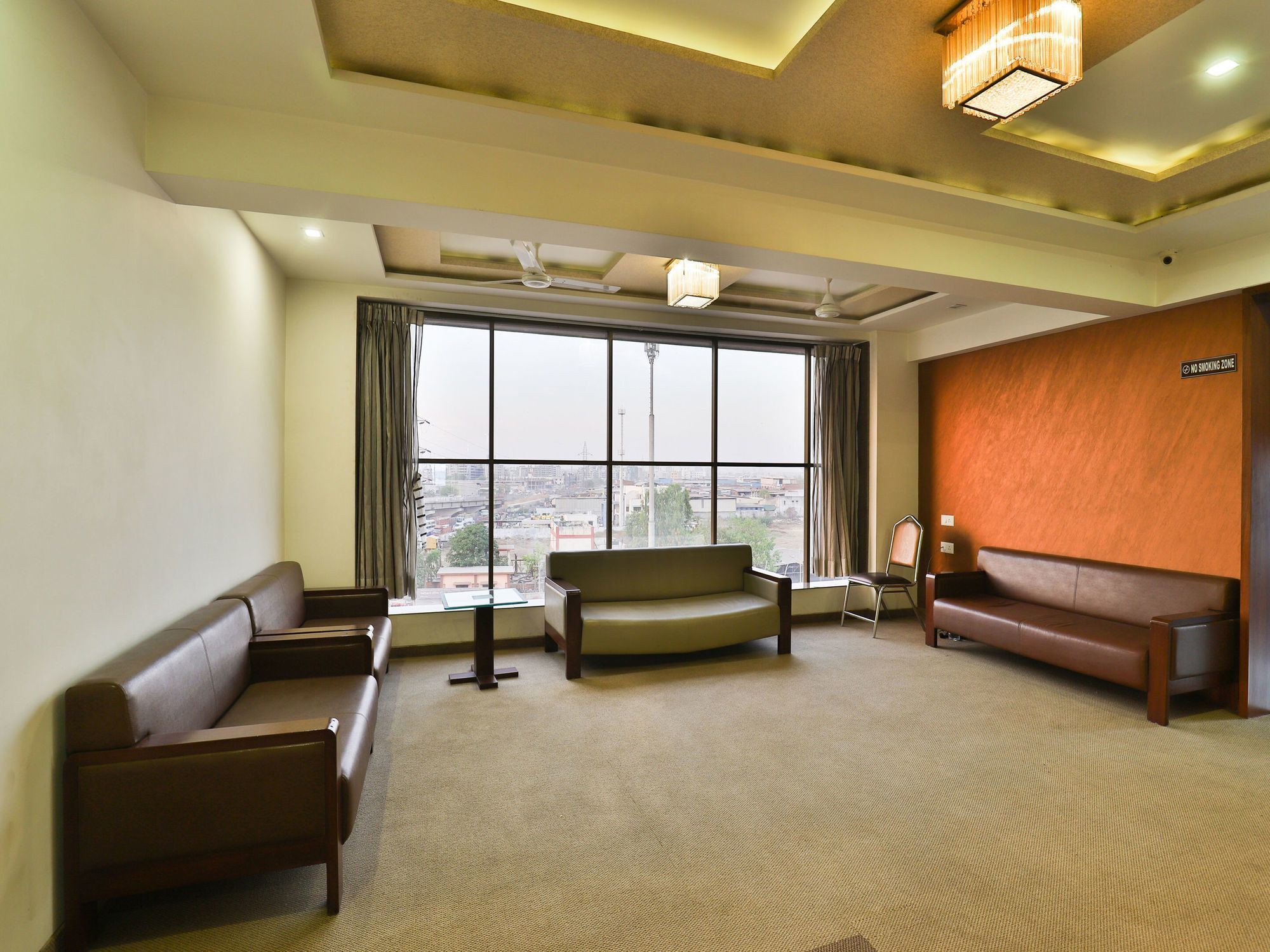 Oyo 13253 The Grand Vinayak Hotel Ahmadábád Exteriér fotografie